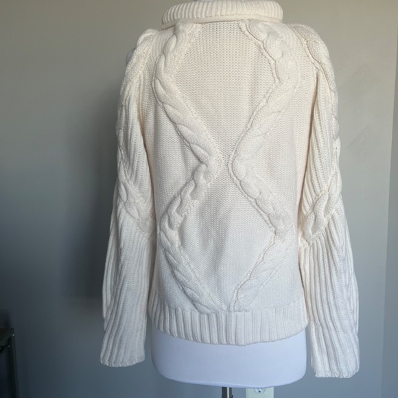 INTERMIX Elora Cold Shoulder Ivory Chunky Cable Knit Cutout Cocktail Sweater M - Picture 8 of 15